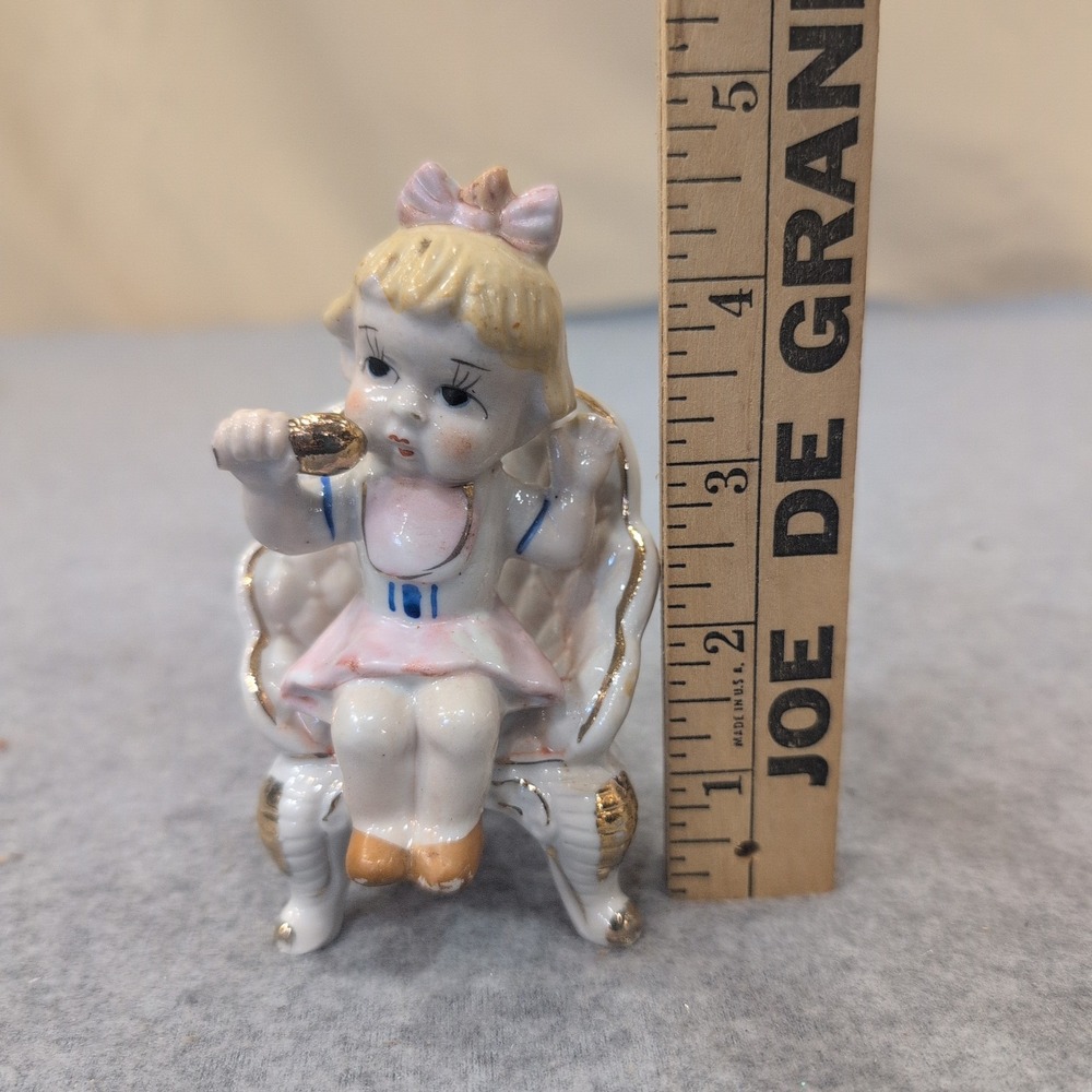 Vtg Porcelain Girl in Chair Figurine Gold Gilt Accents Numbered 2272 Pink Bow - Picture 6 of 6